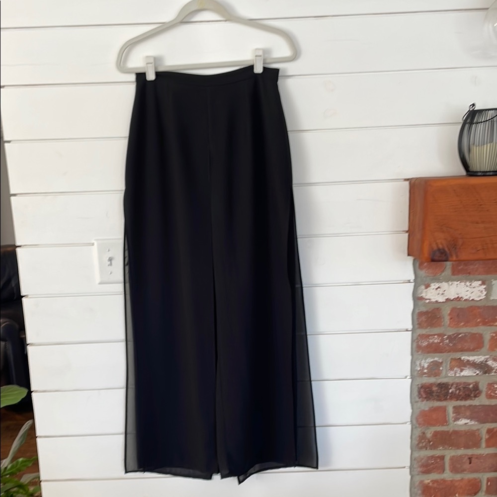 Elegant Black wide leg pants.